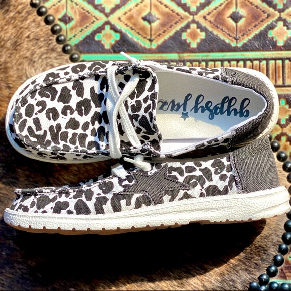 White Leopard Star Loafers - Picture 2 of 8